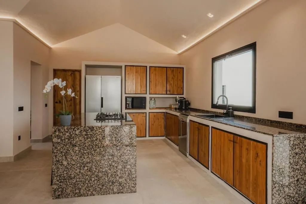 Villa Seaweeds Roque